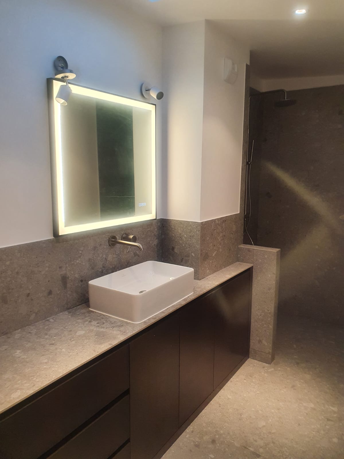 Paris (75011) / Faubourg St Antoine – Surélévation d’un Logement