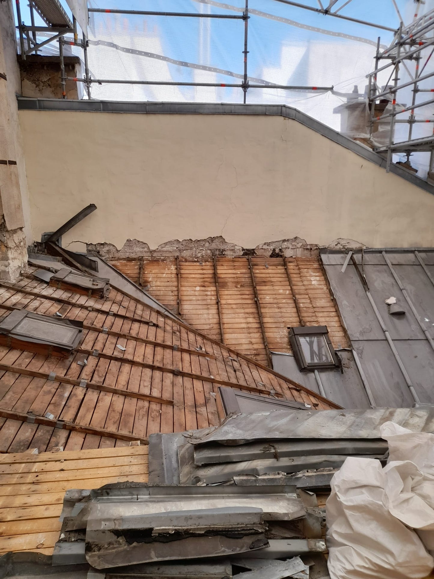Paris (75011) / Faubourg St Antoine – Surélévation d’un Logement