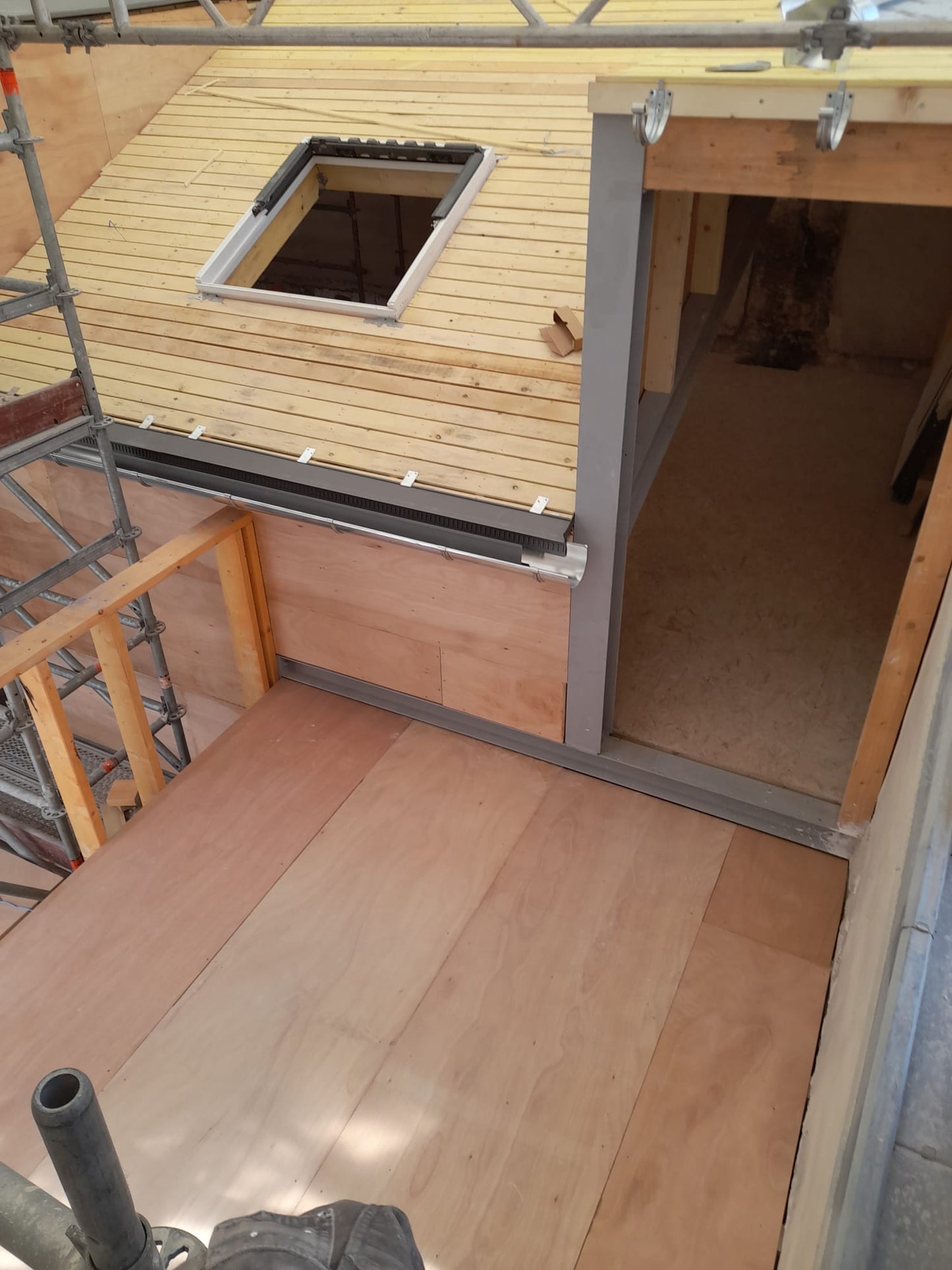 Paris (75011) / Faubourg St Antoine – Surélévation d’un Logement